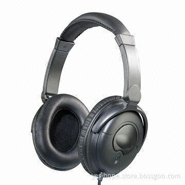Noise cancelling studio headphones